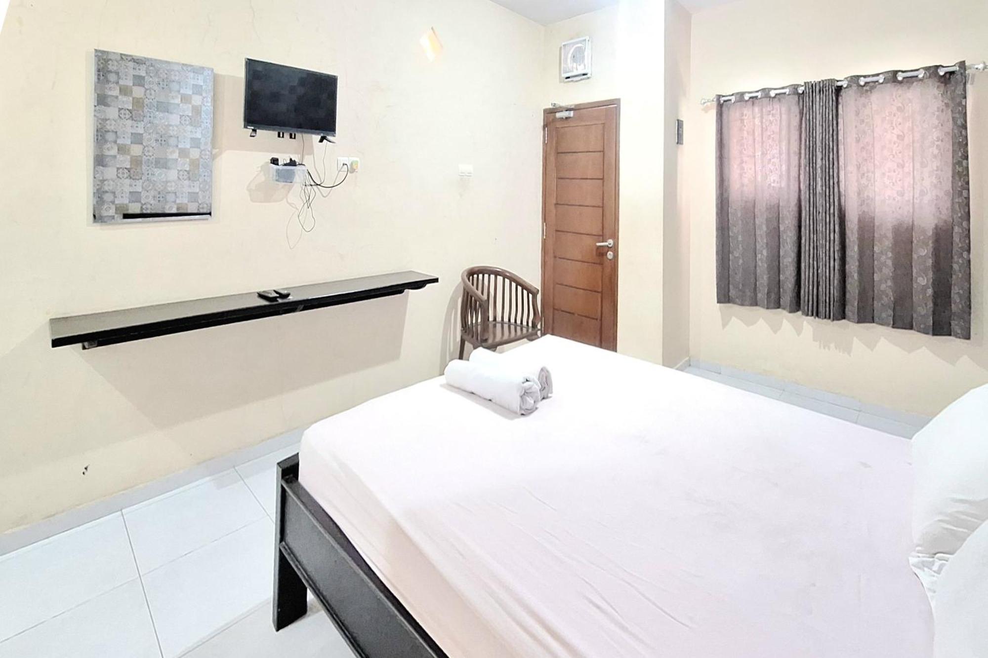 Villa Bukit Bunga Syariah Redpartner Pacet Mojokerto Ngoại thất bức ảnh