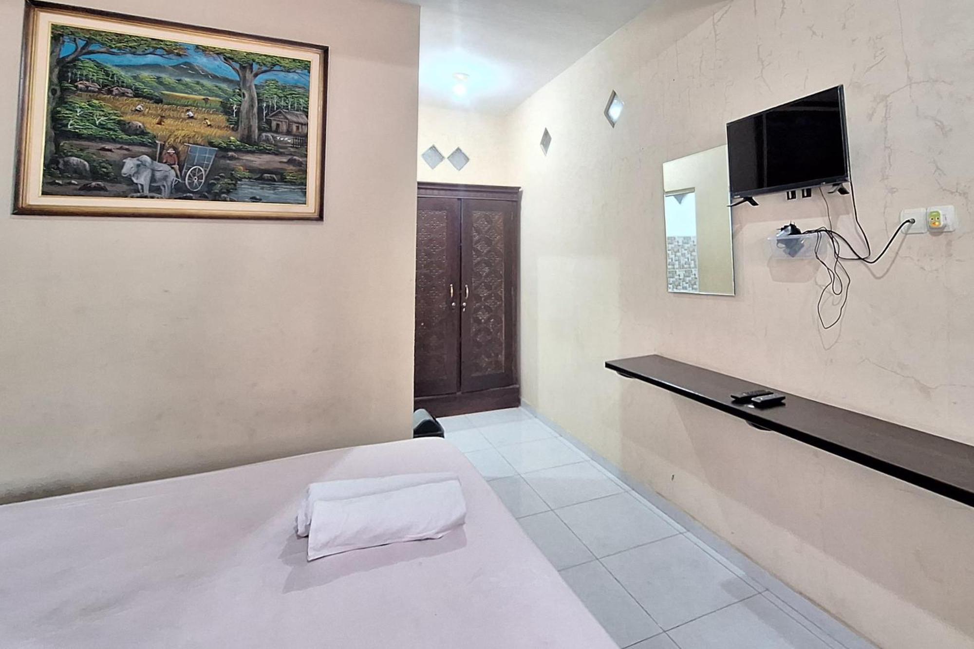 Villa Bukit Bunga Syariah Redpartner Pacet Mojokerto Ngoại thất bức ảnh
