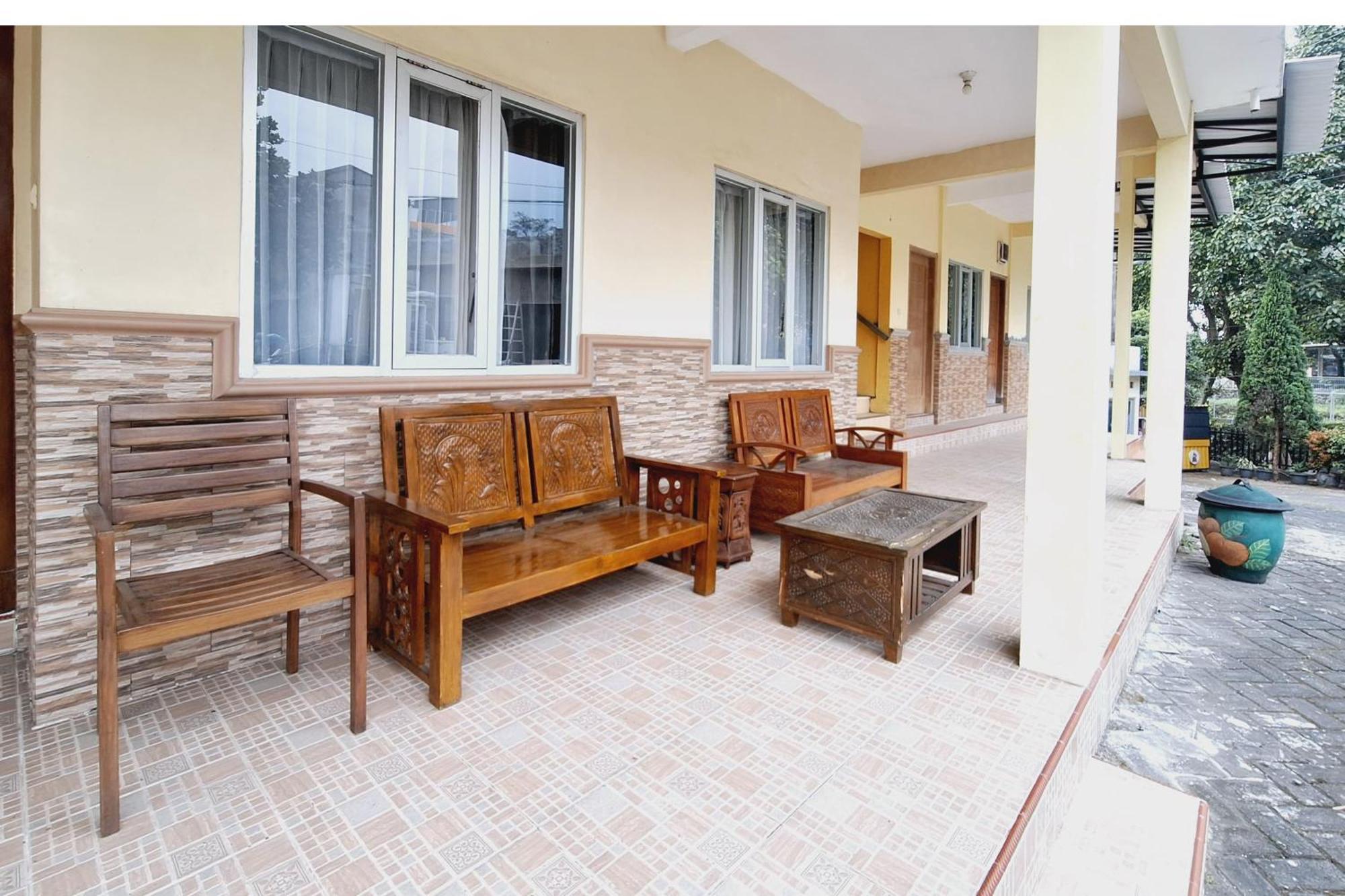 Villa Bukit Bunga Syariah Redpartner Pacet Mojokerto Ngoại thất bức ảnh